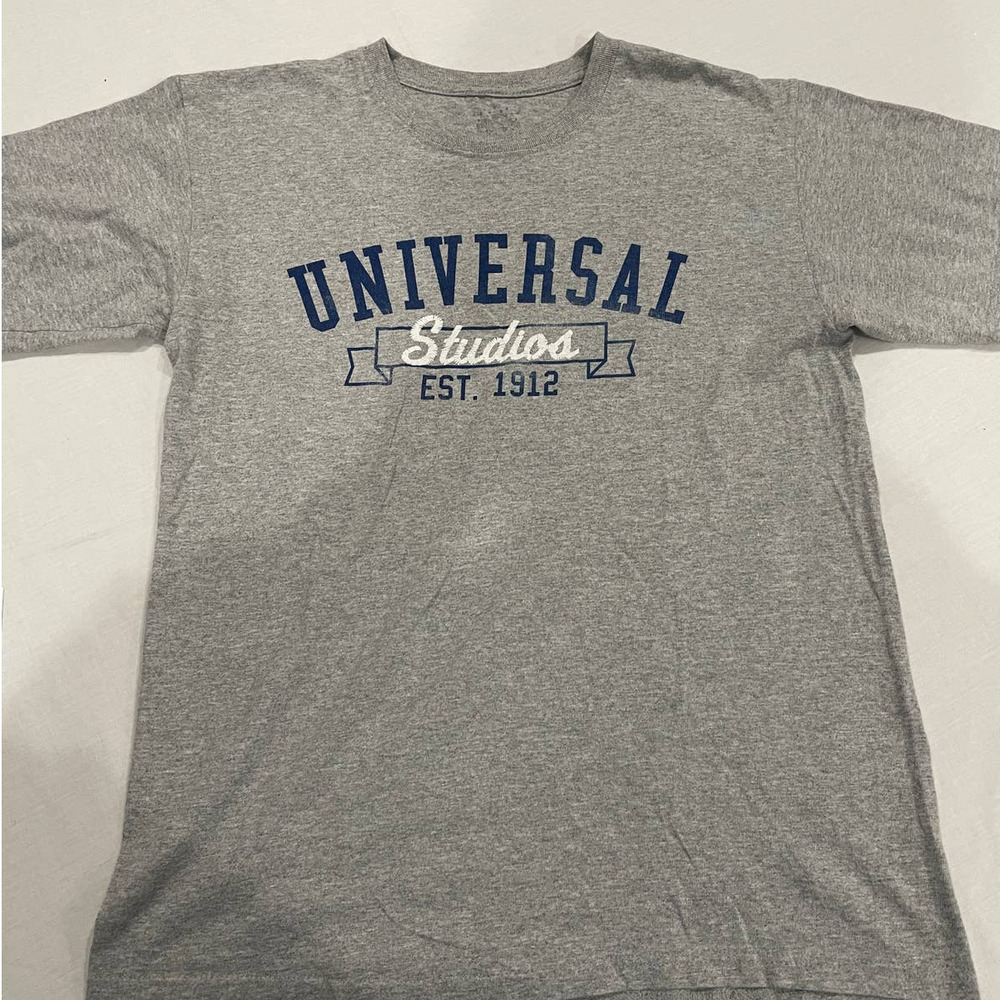 UNIVERSAL STUDIOS EST. 1912 SOFT QUALITY - SMALL GRAY T-SHIRT